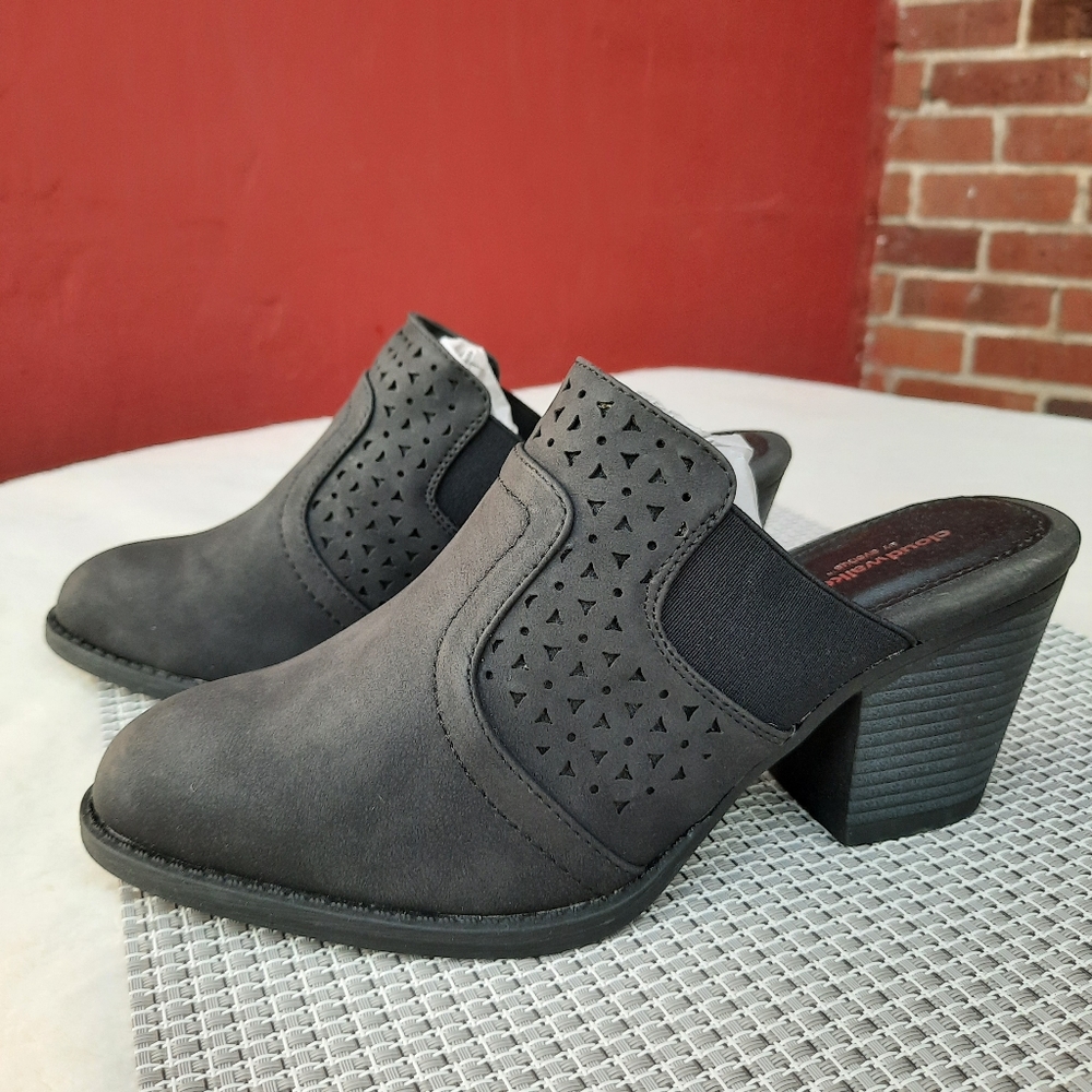 Avenue Cloudwalkers Perforated Faux Suede Slip On Shooties Chunky Heel Wide NEW